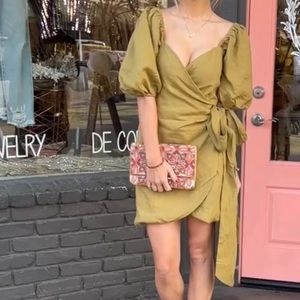 Beautiful green cotton dress !🌴